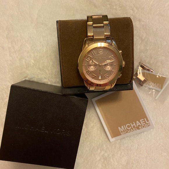 Michael Kors Watch w/extra links and original box main image 4